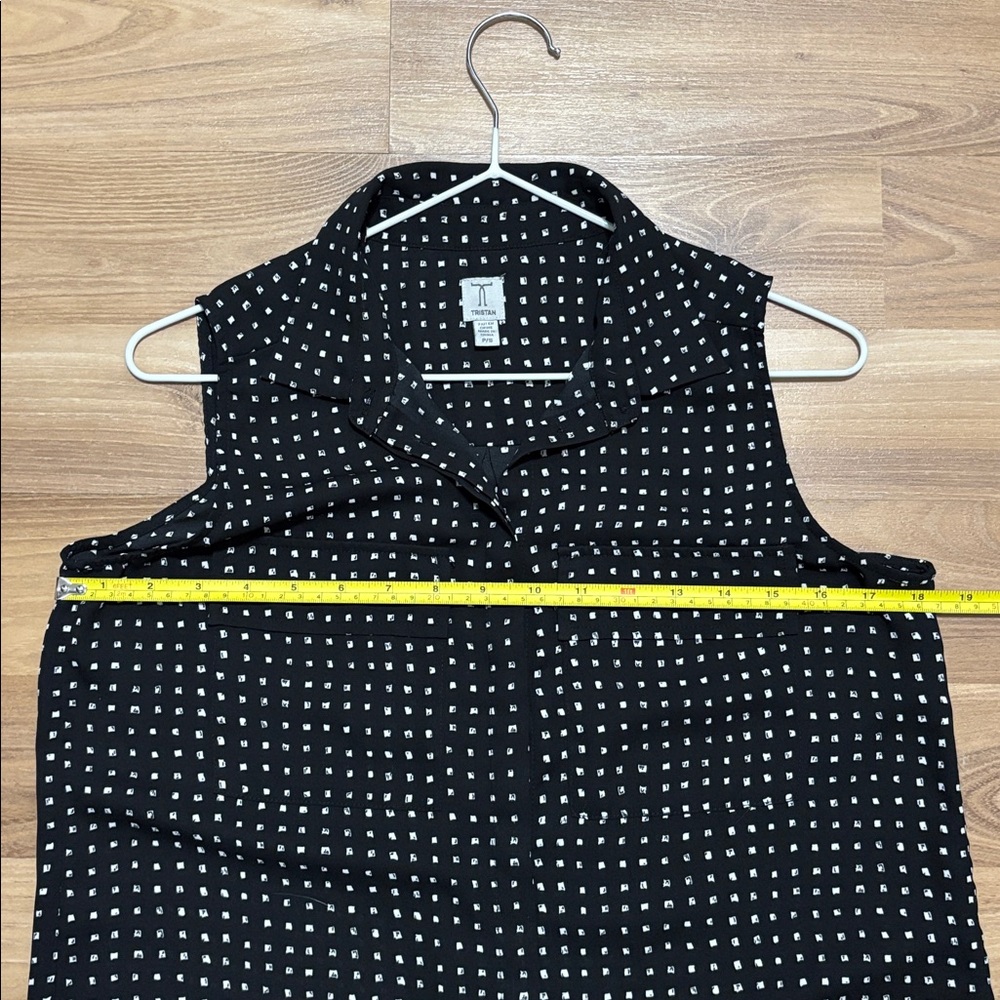 Tristan Black Button-Front Printed Sleeveless Shirt - Picture 6 of 9